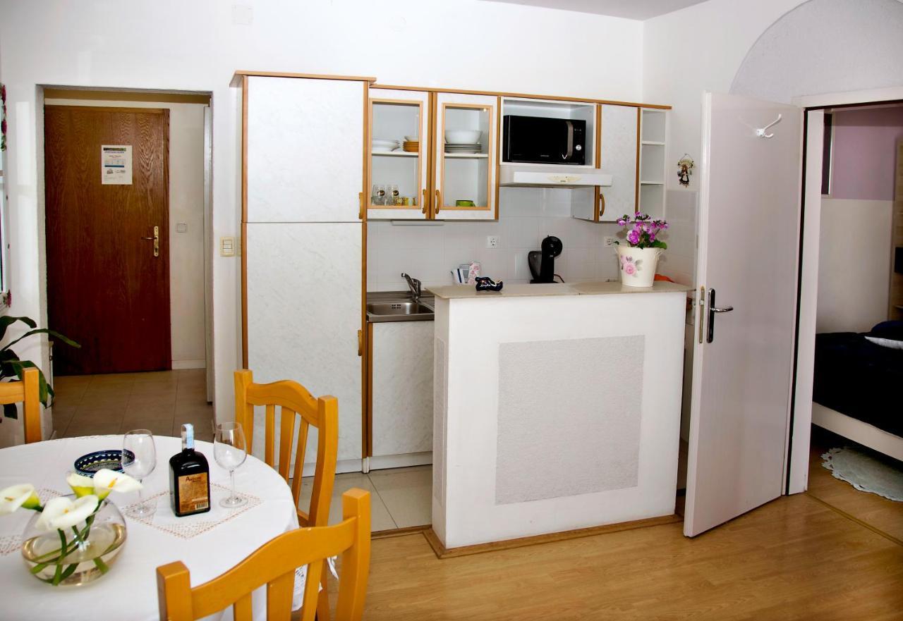 Apartmani Gloria โบรดาริตซา ภายนอก รูปภาพ