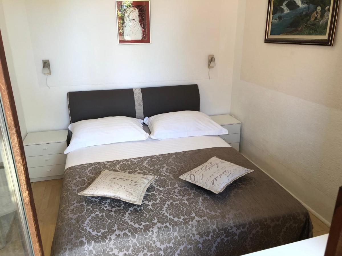 Apartmani Gloria โบรดาริตซา ภายนอก รูปภาพ