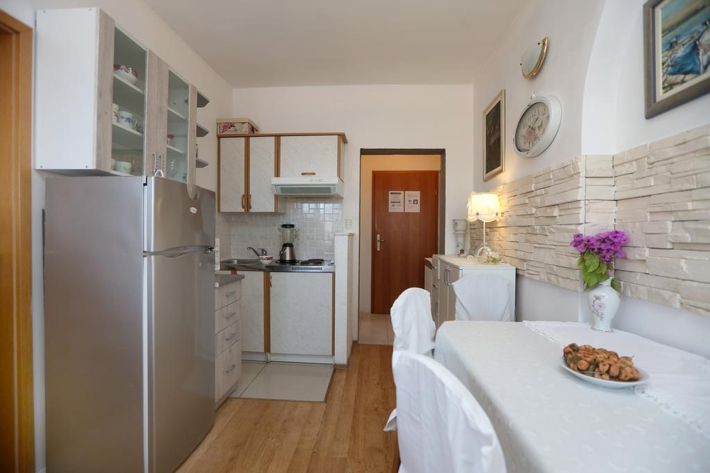 Apartmani Gloria โบรดาริตซา ภายนอก รูปภาพ