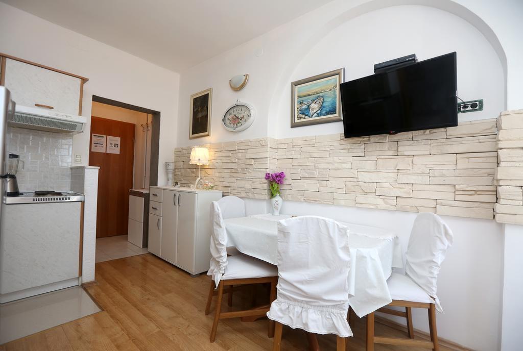 Apartmani Gloria โบรดาริตซา ภายนอก รูปภาพ